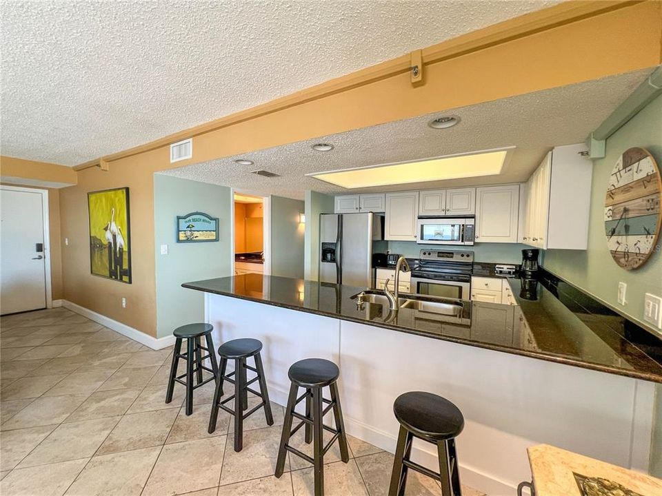 На продажу: $790,000 (2 спален, 2 ванн, 1075 Квадратных фут)