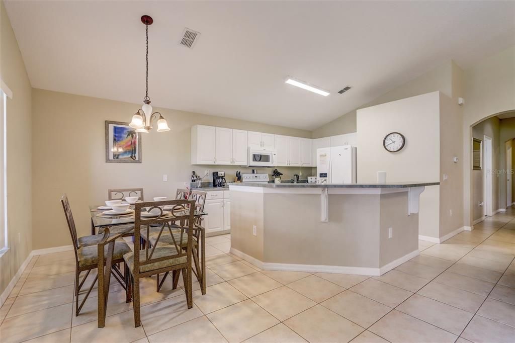 待售: $419,000 (4 贝兹, 3 浴室, 1836 平方英尺)