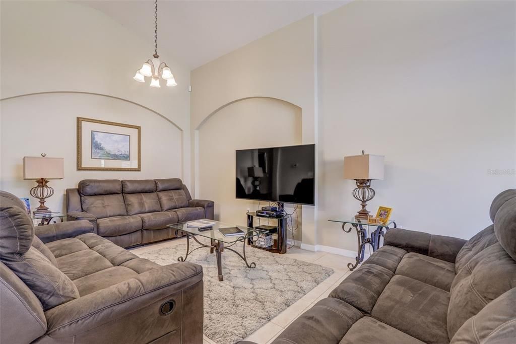 待售: $419,000 (4 贝兹, 3 浴室, 1836 平方英尺)