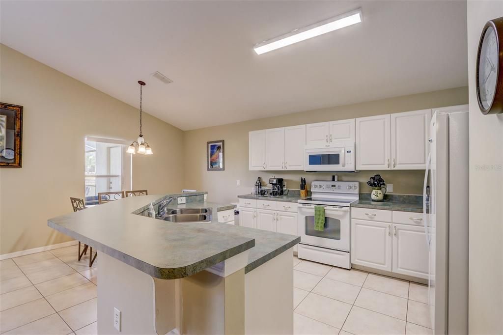 待售: $419,000 (4 贝兹, 3 浴室, 1836 平方英尺)