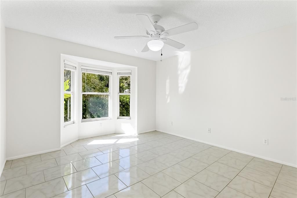 待售: $275,000 (2 贝兹, 2 浴室, 1404 平方英尺)