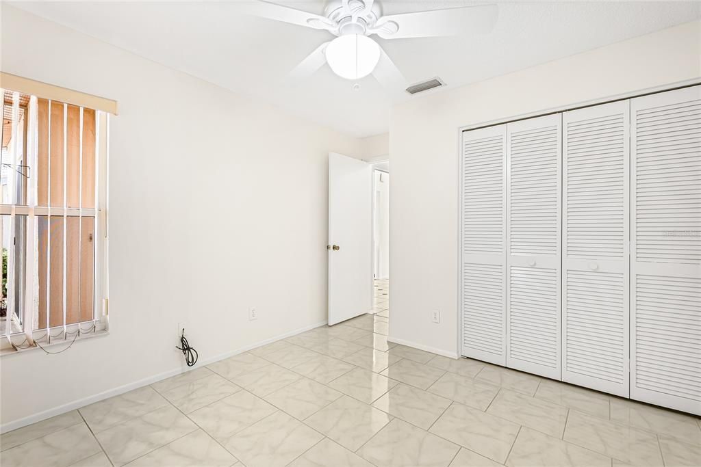 待售: $275,000 (2 贝兹, 2 浴室, 1404 平方英尺)