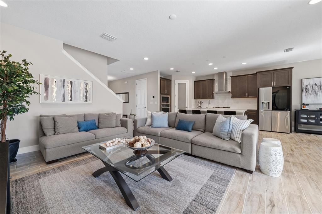 Active With Contract: $729,000 (5 beds, 3 baths, 3344 Square Feet)