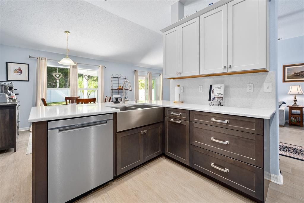 For Sale: $484,500 (4 beds, 3 baths, 2424 Square Feet)