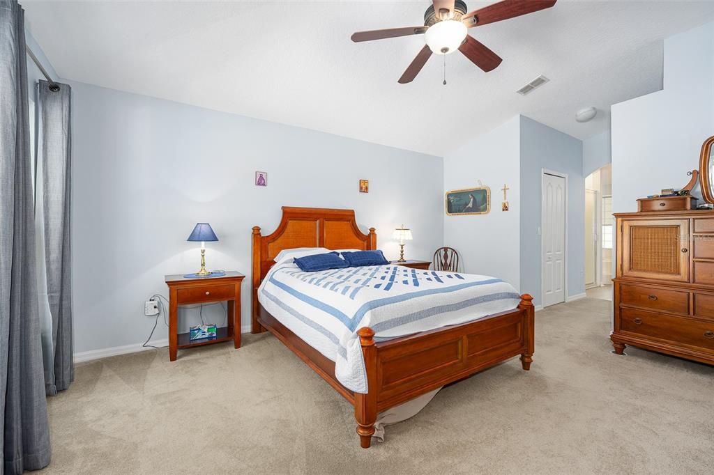 For Sale: $484,500 (4 beds, 3 baths, 2424 Square Feet)