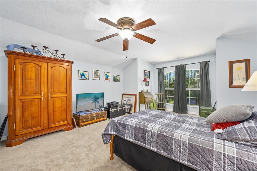 For Sale: $484,500 (4 beds, 3 baths, 2424 Square Feet)