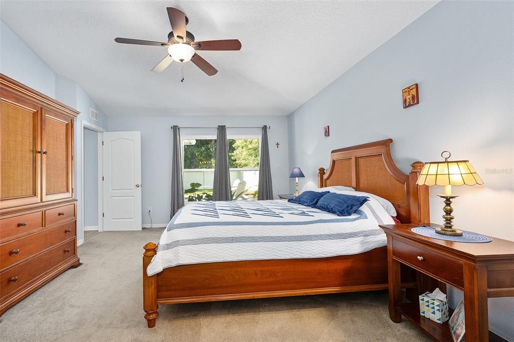 For Sale: $484,500 (4 beds, 3 baths, 2424 Square Feet)