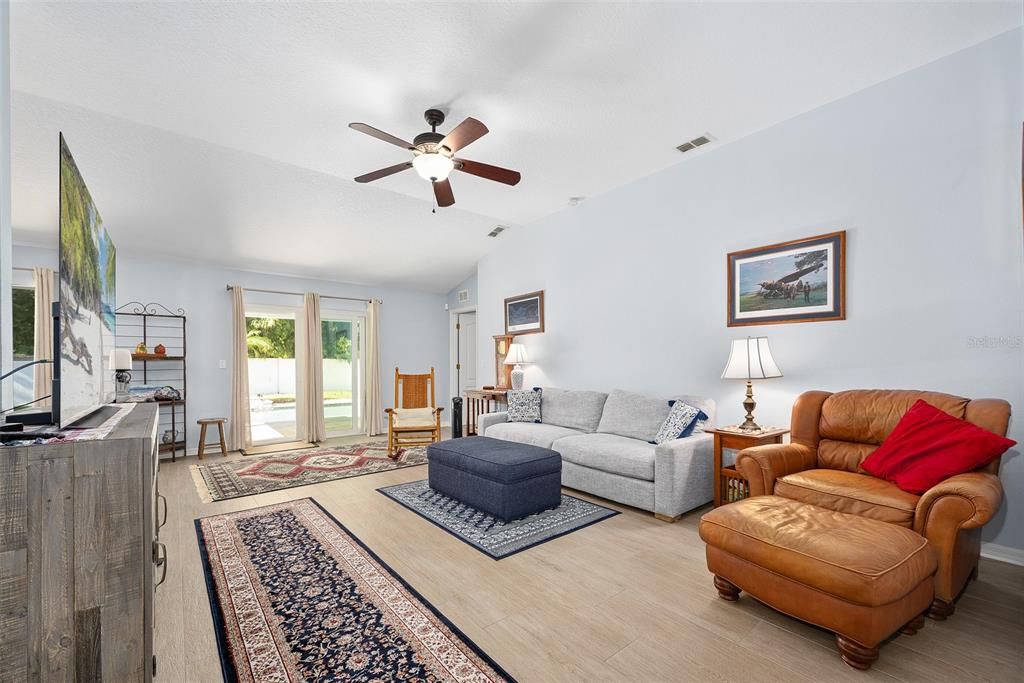 For Sale: $484,500 (4 beds, 3 baths, 2424 Square Feet)