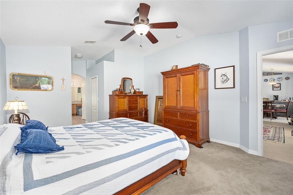 For Sale: $484,500 (4 beds, 3 baths, 2424 Square Feet)