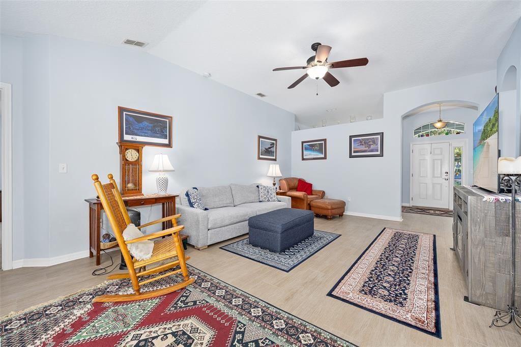 For Sale: $484,500 (4 beds, 3 baths, 2424 Square Feet)