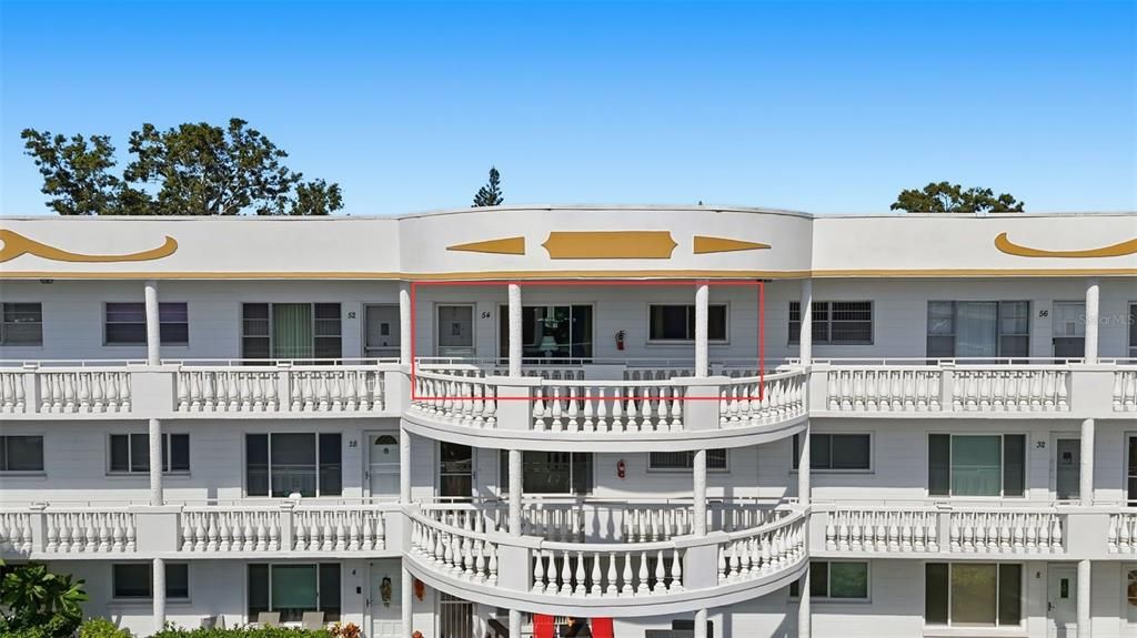 For Sale: $159,900 (2 beds, 2 baths, 1100 Square Feet)