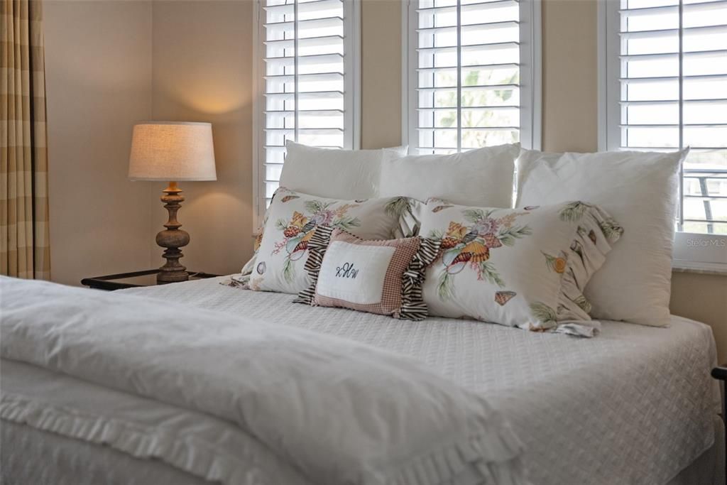 Под контрактом: $1,690,000 (3 спален, 3 ванн, 2610 Квадратных фут)