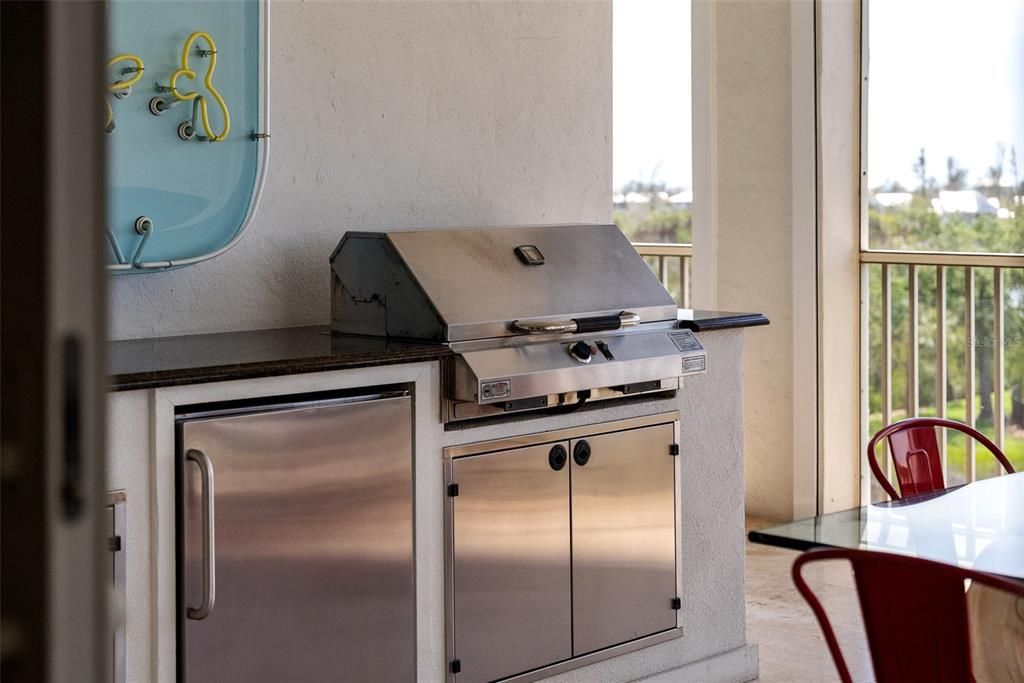 Под контрактом: $1,690,000 (3 спален, 3 ванн, 2610 Квадратных фут)