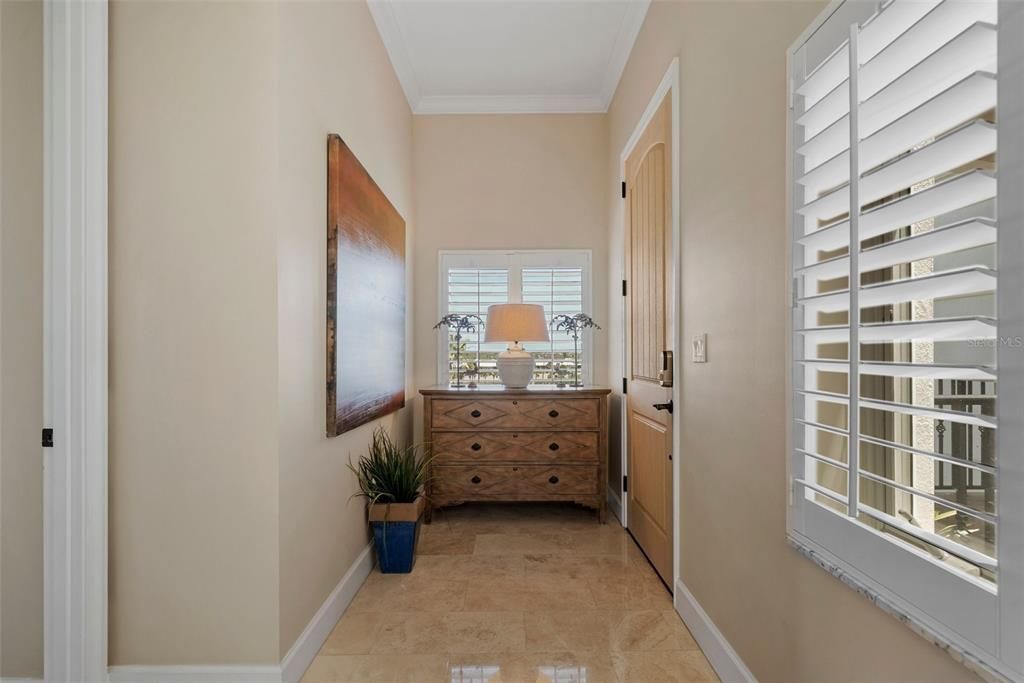 Под контрактом: $1,690,000 (3 спален, 3 ванн, 2610 Квадратных фут)