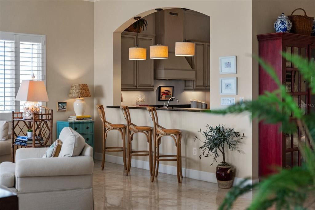 Под контрактом: $1,690,000 (3 спален, 3 ванн, 2610 Квадратных фут)