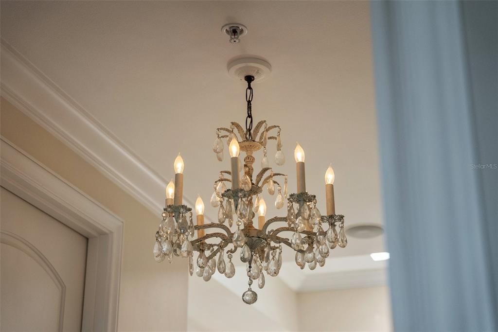 Под контрактом: $1,690,000 (3 спален, 3 ванн, 2610 Квадратных фут)