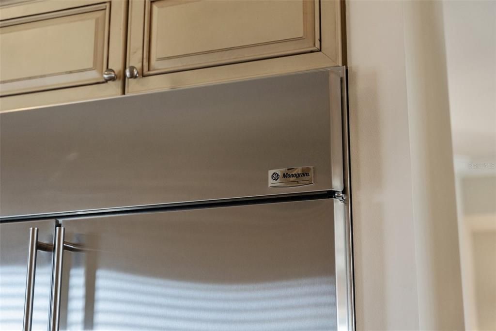 Под контрактом: $1,690,000 (3 спален, 3 ванн, 2610 Квадратных фут)