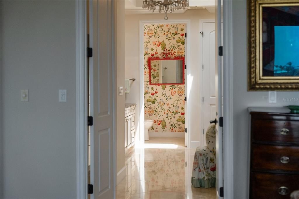 Под контрактом: $1,690,000 (3 спален, 3 ванн, 2610 Квадратных фут)