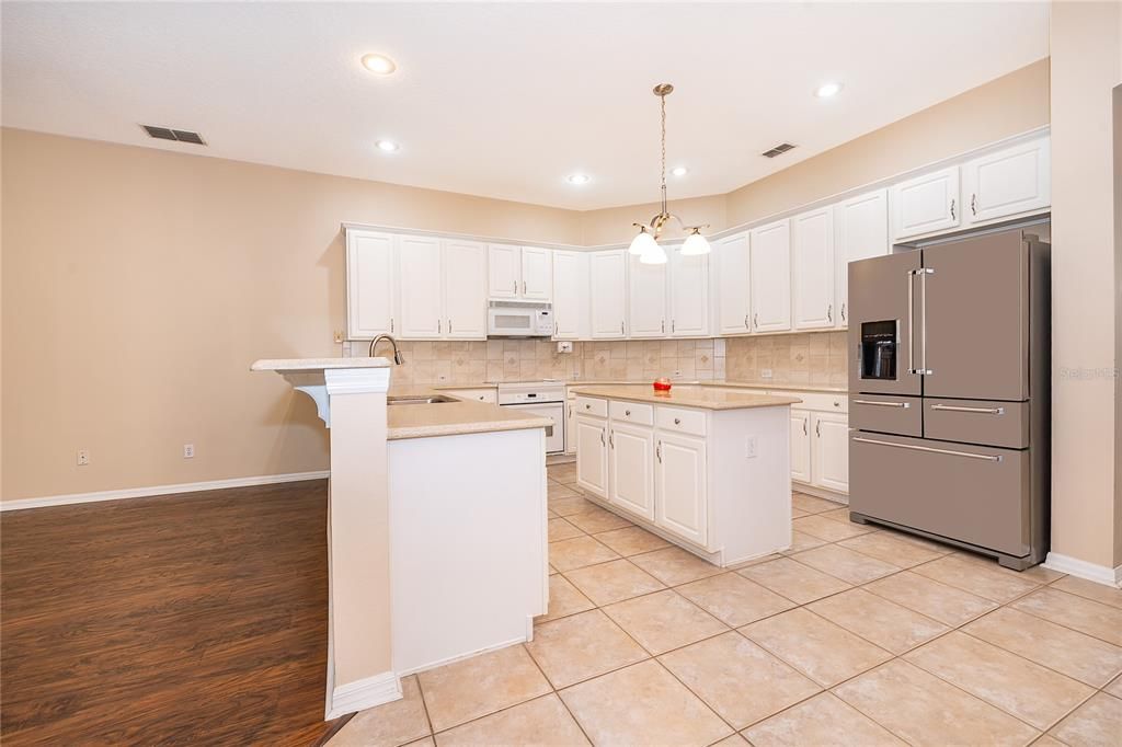 For Sale: $769,900 (4 beds, 3 baths, 2815 Square Feet)