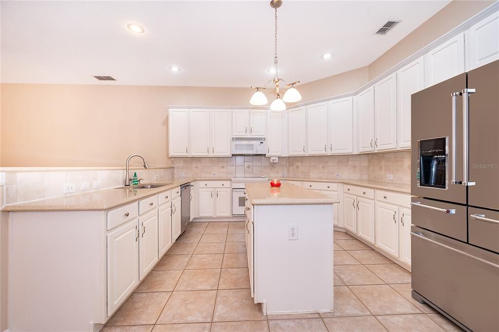 For Sale: $769,900 (4 beds, 3 baths, 2815 Square Feet)