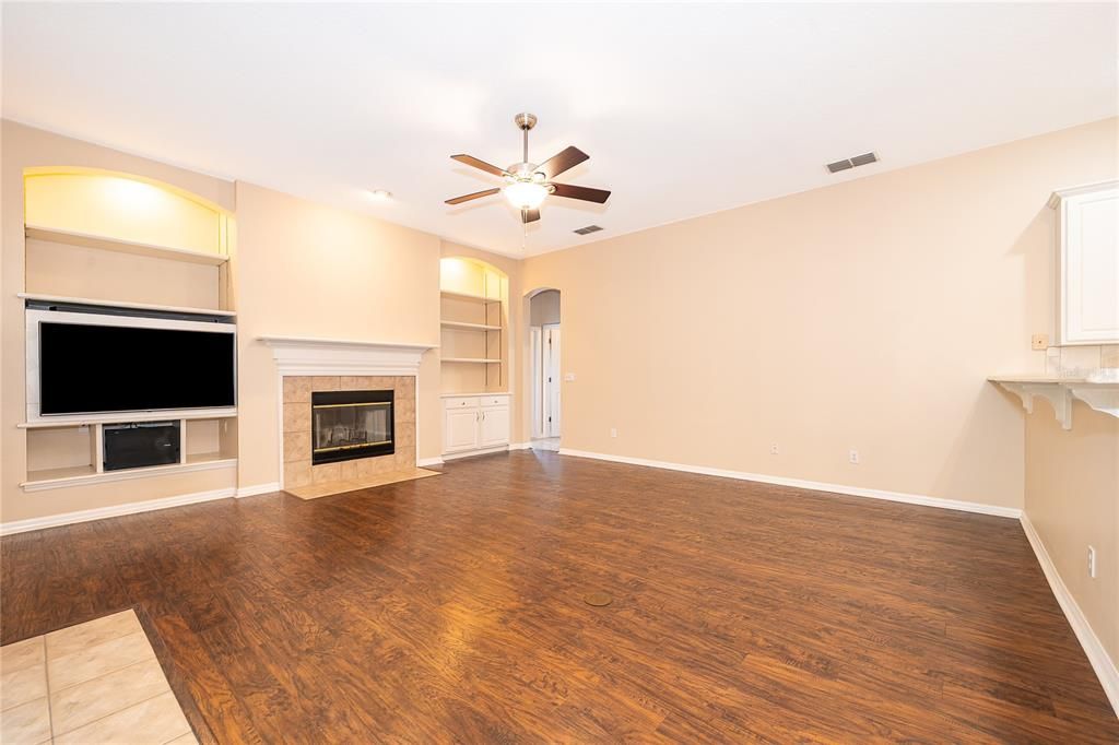 For Sale: $769,900 (4 beds, 3 baths, 2815 Square Feet)