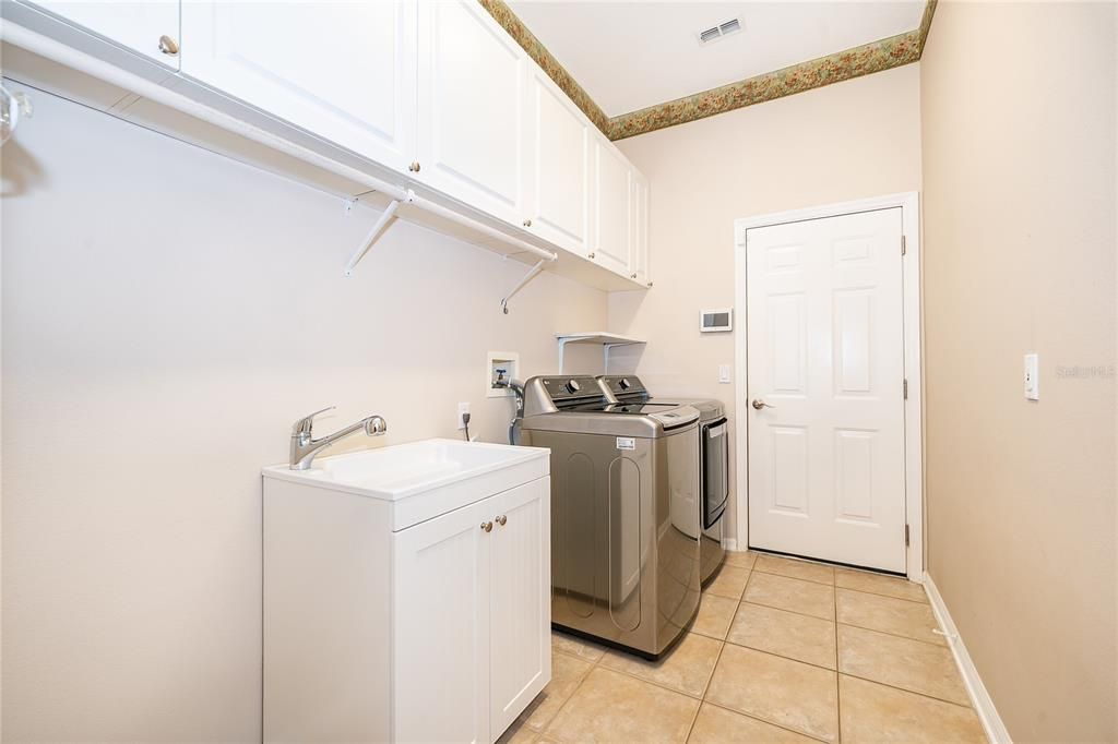 For Sale: $769,900 (4 beds, 3 baths, 2815 Square Feet)