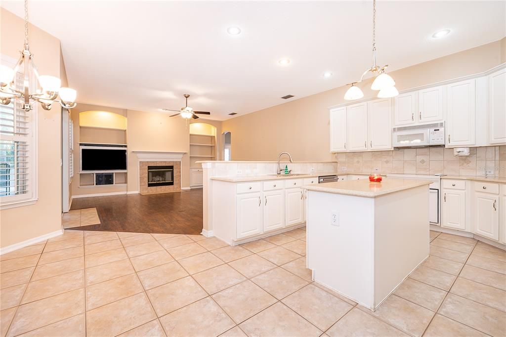 For Sale: $769,900 (4 beds, 3 baths, 2815 Square Feet)