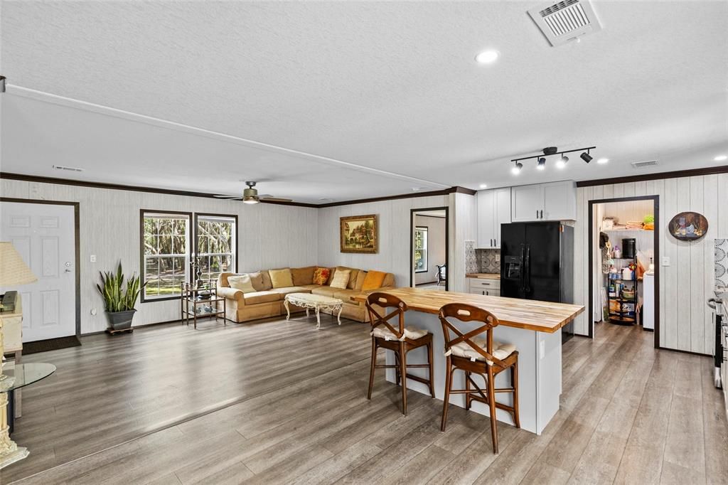 For Sale: $349,500 (4 beds, 2 baths, 1796 Square Feet)