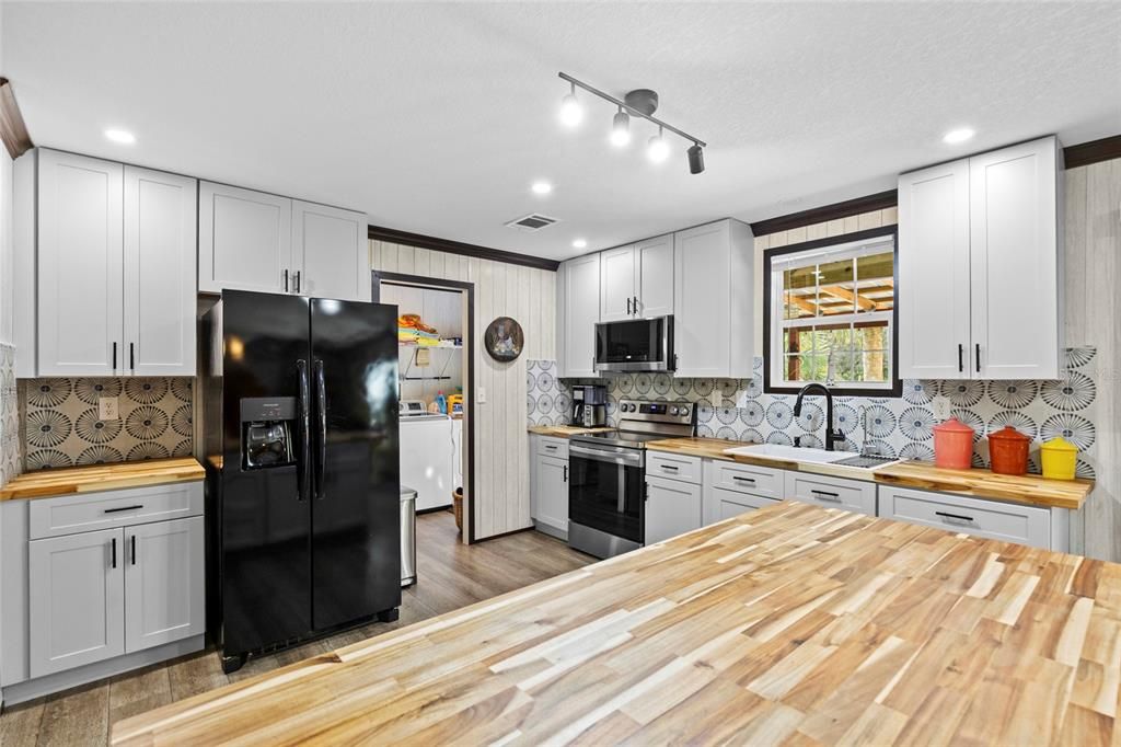 For Sale: $349,500 (4 beds, 2 baths, 1796 Square Feet)