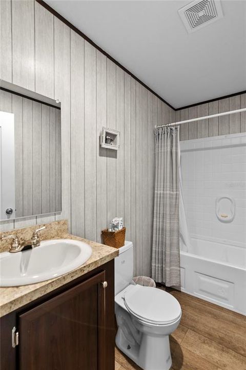 For Sale: $349,500 (4 beds, 2 baths, 1796 Square Feet)