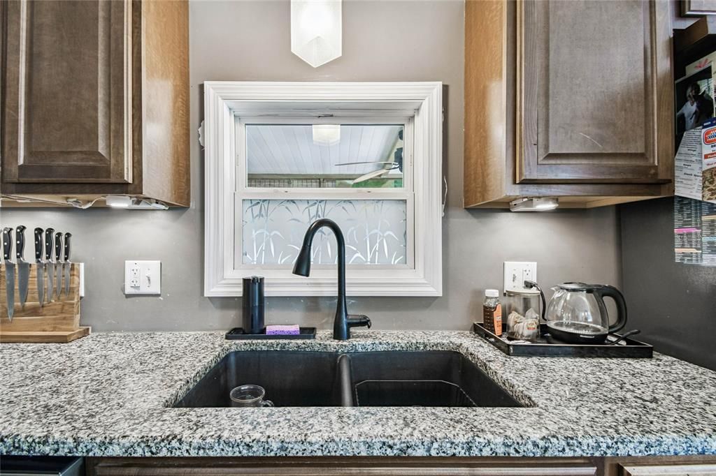 Active With Contract: $200,000 (2 beds, 2 baths, 1152 Square Feet)