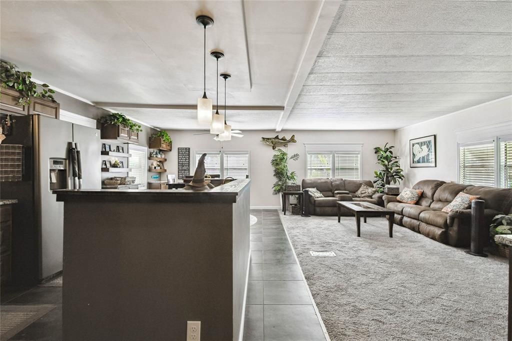 Active With Contract: $200,000 (2 beds, 2 baths, 1152 Square Feet)