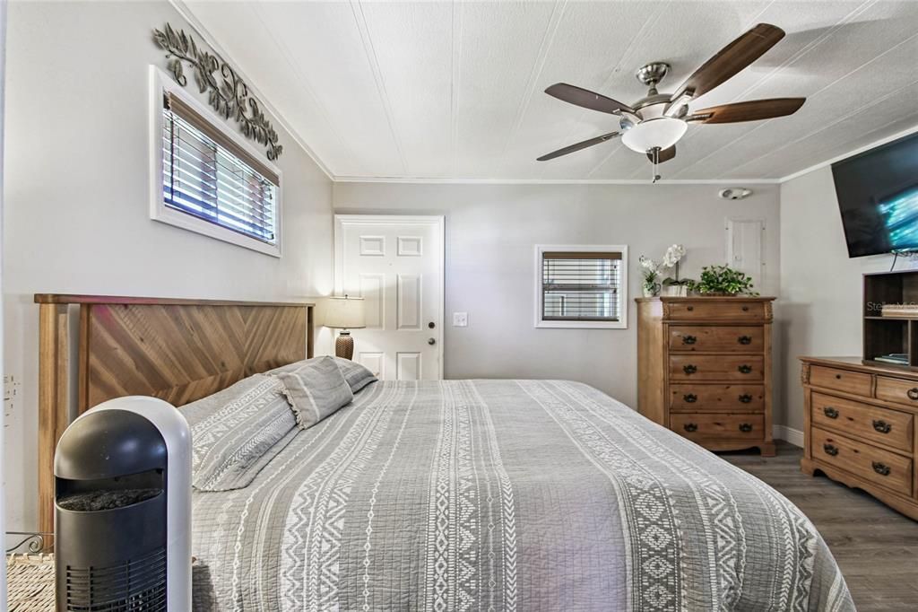 Active With Contract: $200,000 (2 beds, 2 baths, 1152 Square Feet)