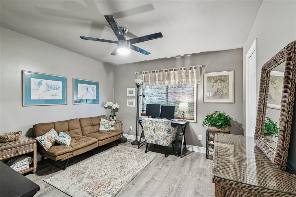 Active With Contract: $200,000 (2 beds, 2 baths, 1152 Square Feet)