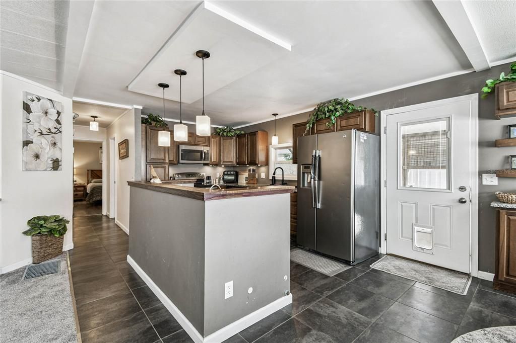 Active With Contract: $200,000 (2 beds, 2 baths, 1152 Square Feet)