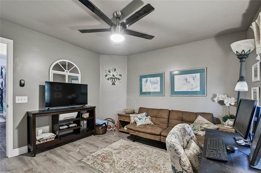 Active With Contract: $200,000 (2 beds, 2 baths, 1152 Square Feet)