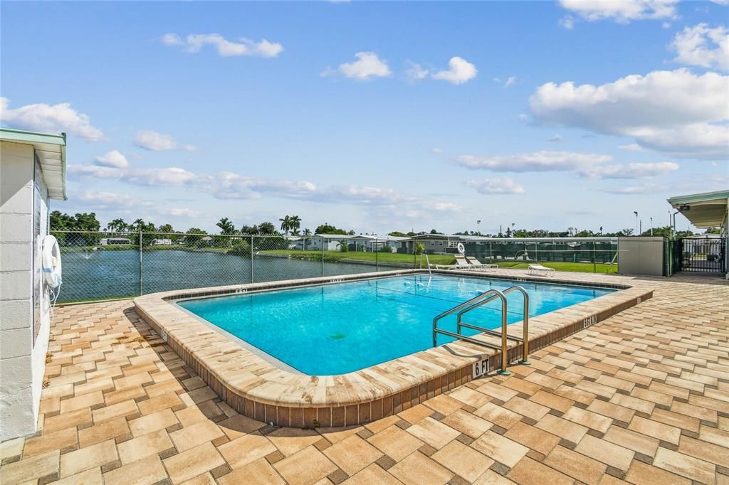 Active With Contract: $200,000 (2 beds, 2 baths, 1152 Square Feet)