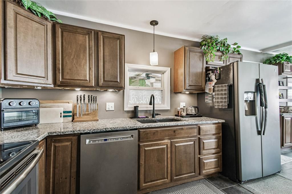 Active With Contract: $200,000 (2 beds, 2 baths, 1152 Square Feet)