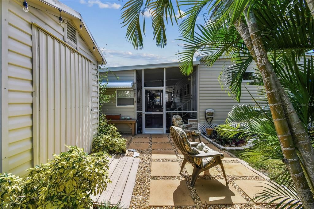 Active With Contract: $200,000 (2 beds, 2 baths, 1152 Square Feet)