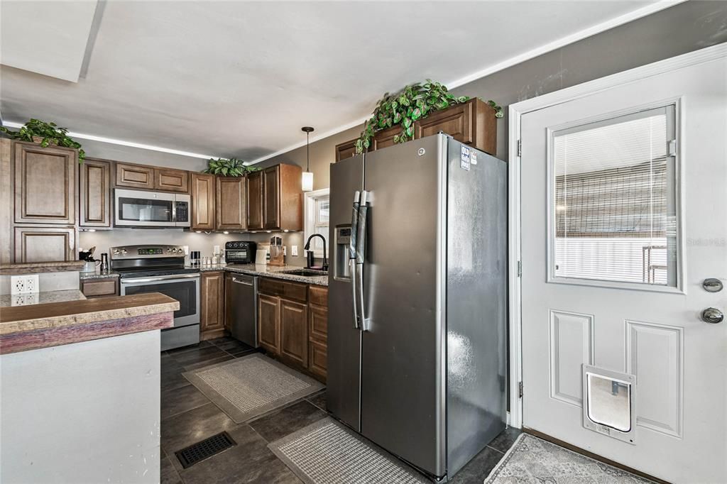 Active With Contract: $200,000 (2 beds, 2 baths, 1152 Square Feet)