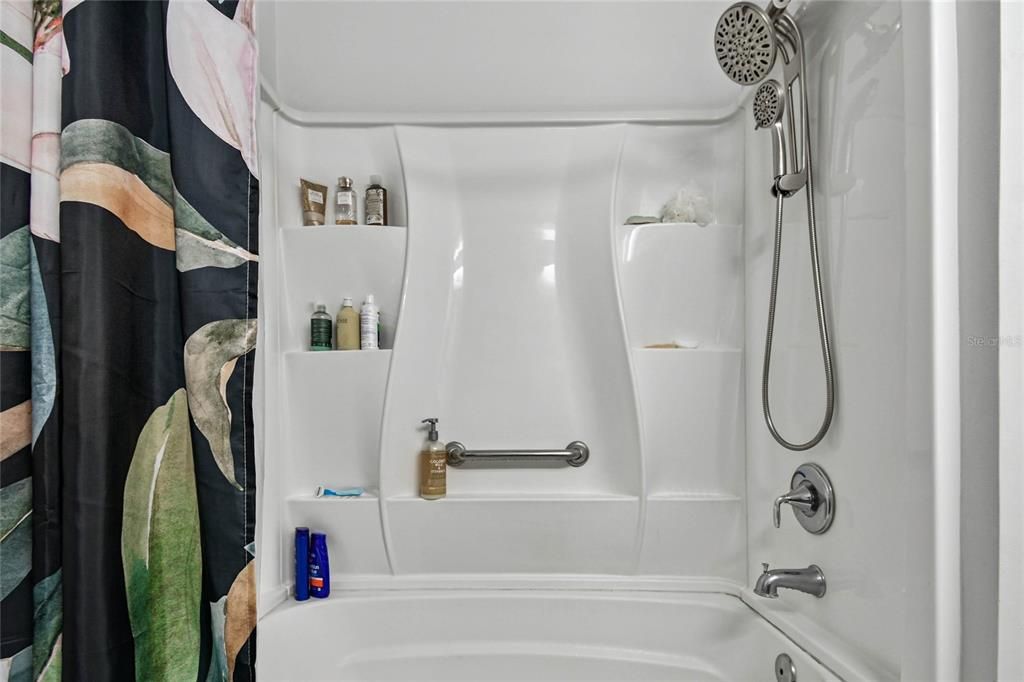 Active With Contract: $200,000 (2 beds, 2 baths, 1152 Square Feet)