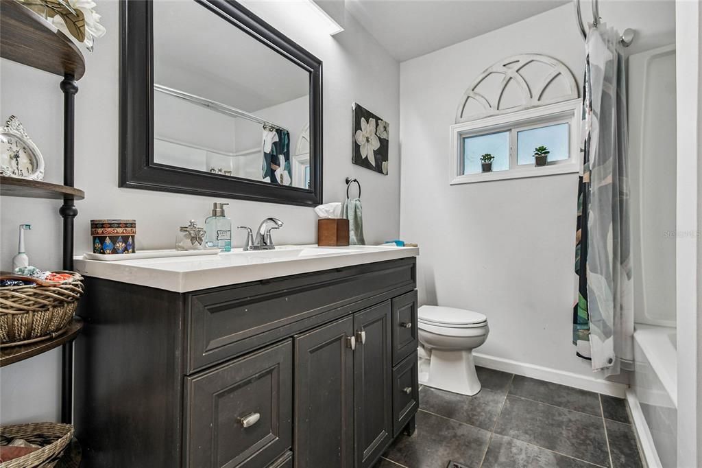 Active With Contract: $200,000 (2 beds, 2 baths, 1152 Square Feet)