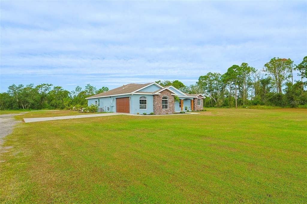 Под контрактом: $1,385,000 (3 спален, 2 ванн, 2998 Квадратных фут)