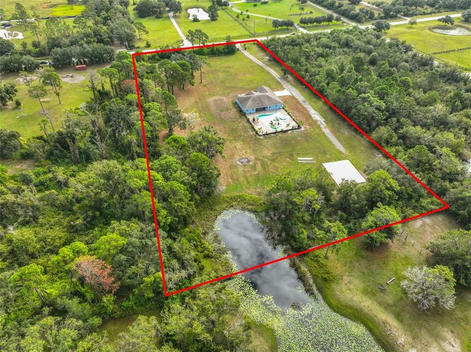 Под контрактом: $1,385,000 (3 спален, 2 ванн, 2998 Квадратных фут)