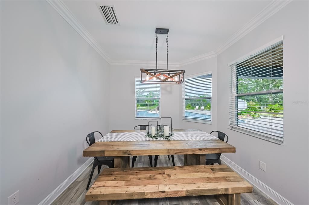 Под контрактом: $1,385,000 (3 спален, 2 ванн, 2998 Квадратных фут)