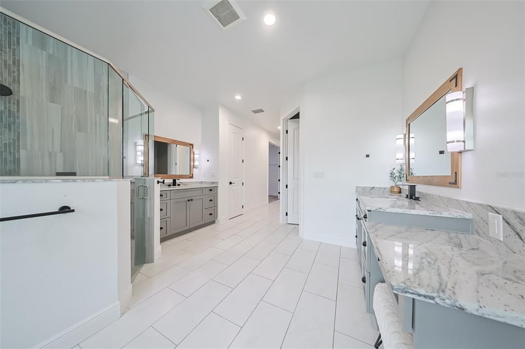 Под контрактом: $1,385,000 (3 спален, 2 ванн, 2998 Квадратных фут)