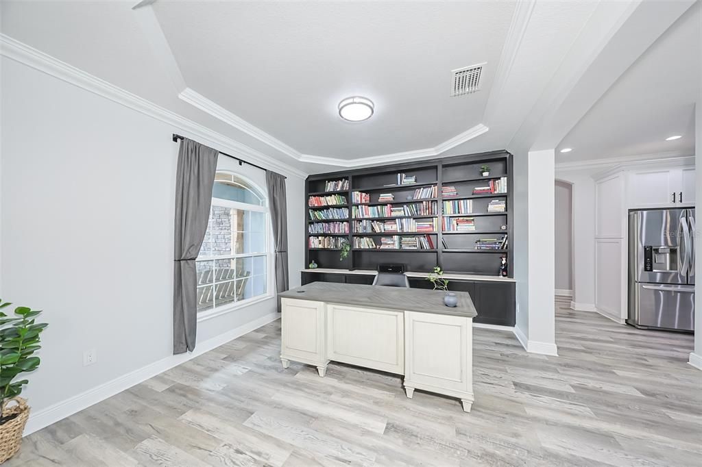 Под контрактом: $1,385,000 (3 спален, 2 ванн, 2998 Квадратных фут)