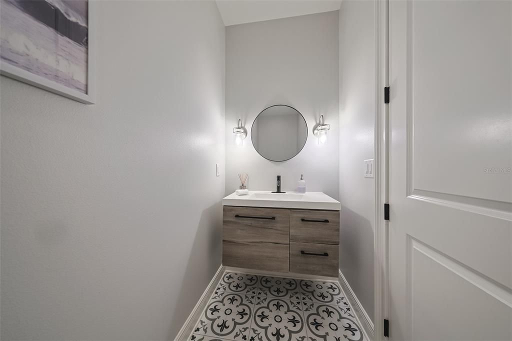 Под контрактом: $1,385,000 (3 спален, 2 ванн, 2998 Квадратных фут)