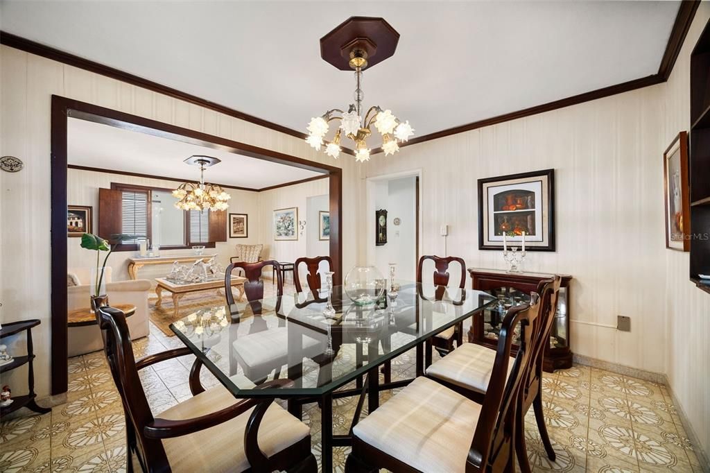 待售: $775,000 (5 贝兹, 3 浴室, 2361 平方英尺)