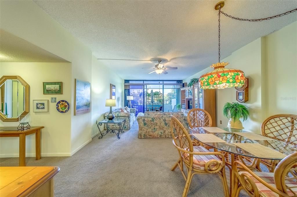 出租: $2,750 (2 贝兹, 2 浴室, 1240 平方英尺)